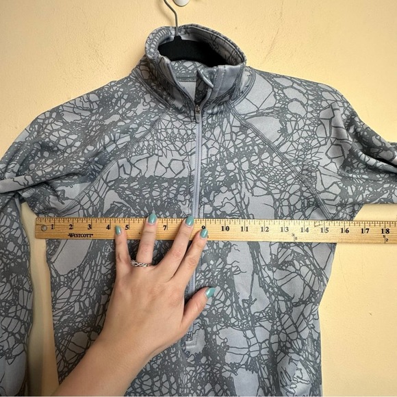 Nike Pro Dri-FIT Half Zip Gray Squiggle Spell Out Just Do It Pullover Small - Picture 12 of 15